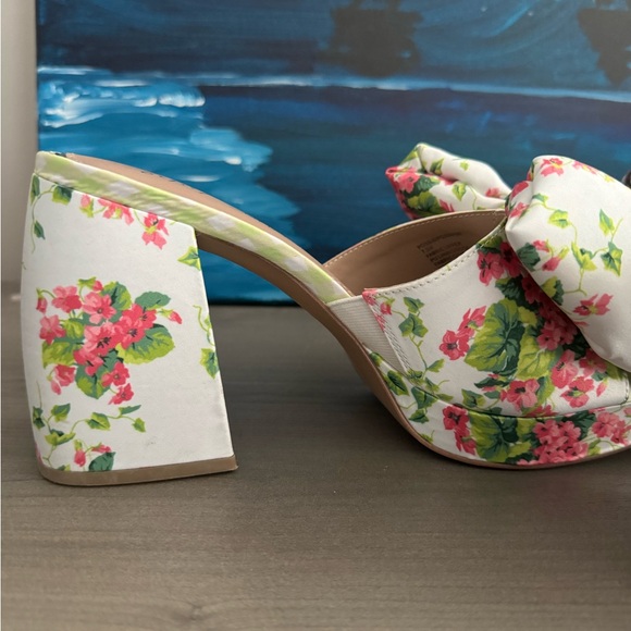 Betsy Johnson Floral fabric bow heels - Picture 10 of 10
